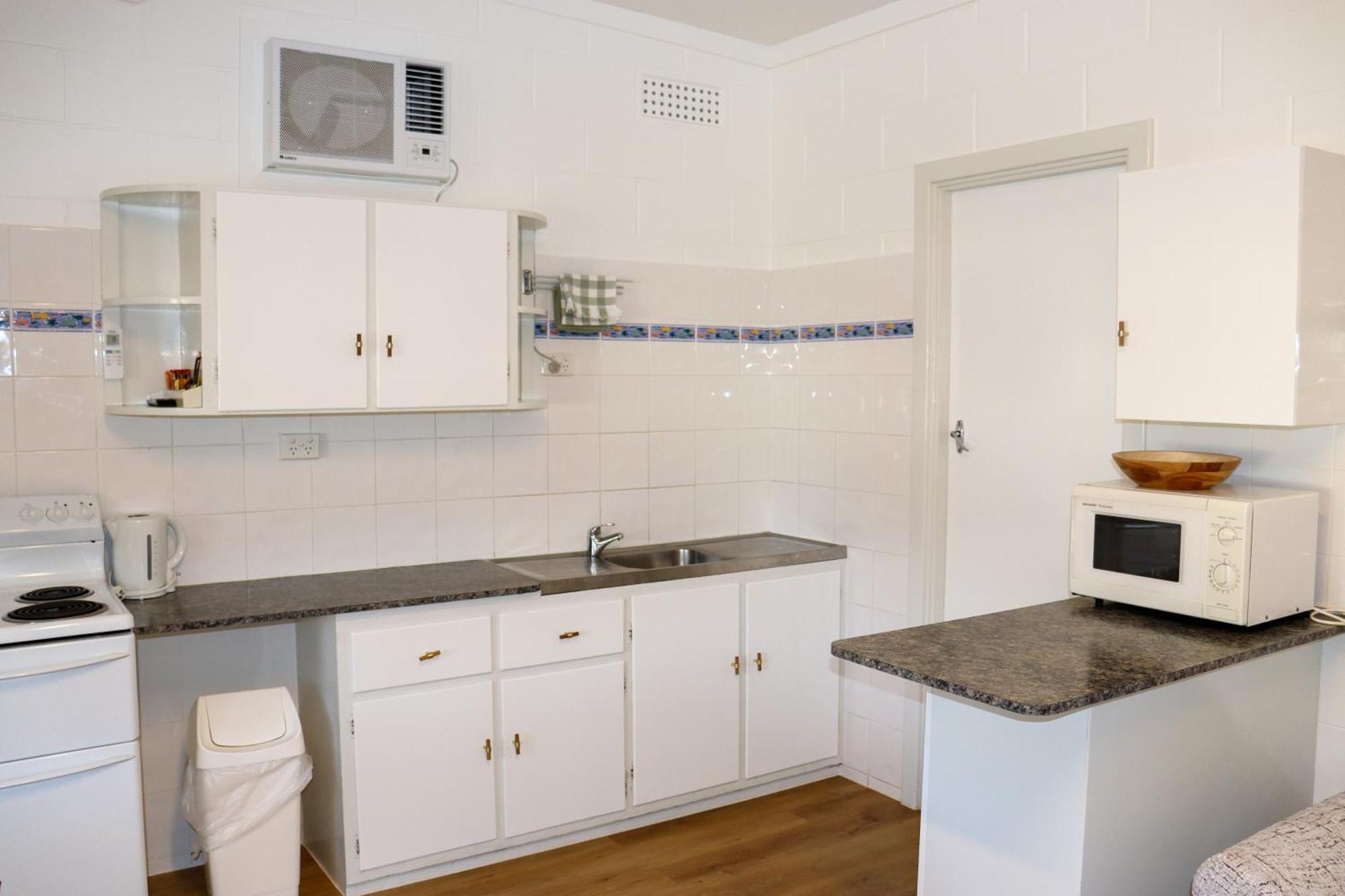 Modra'S Apartments Tumby Bay Экстерьер фото